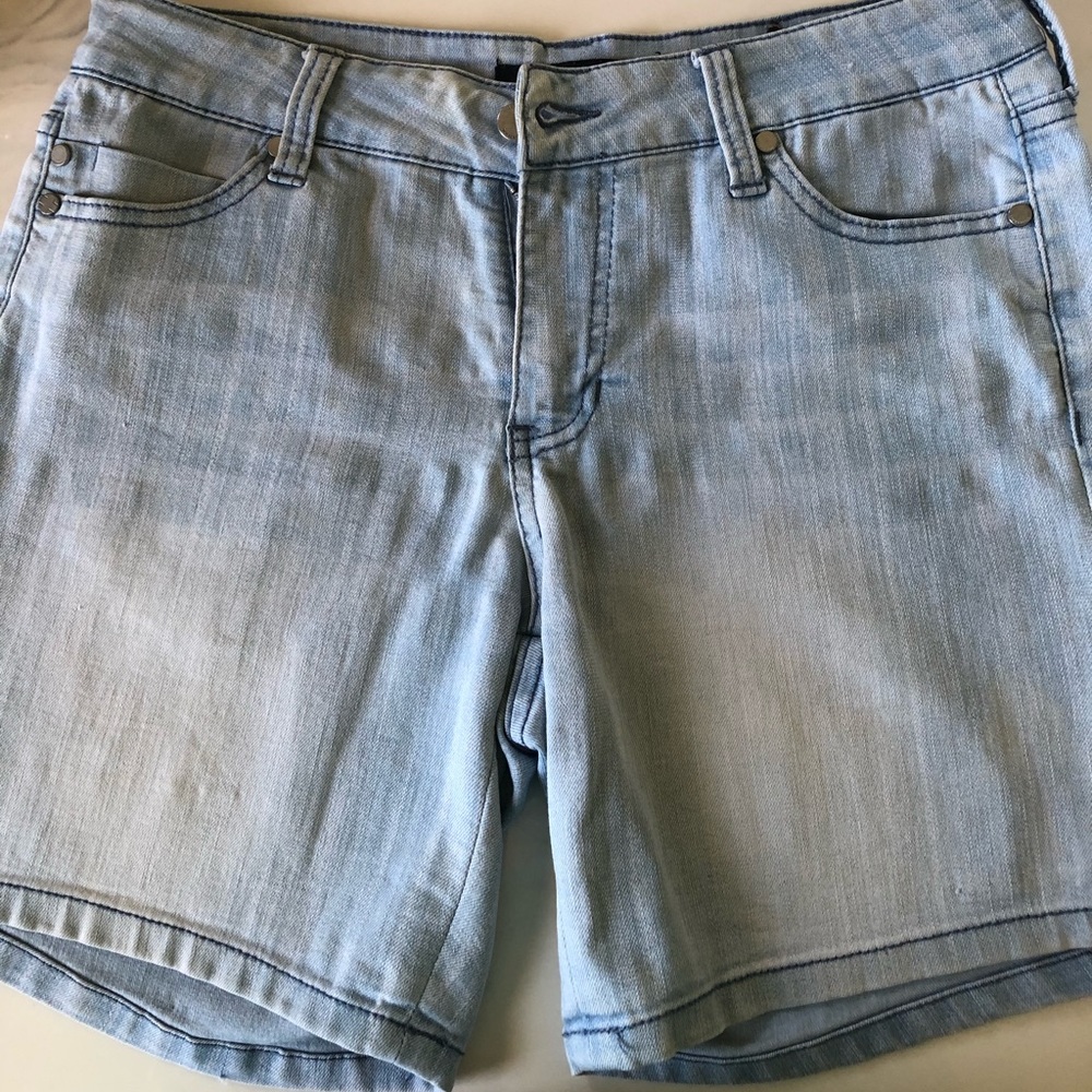 Liverpool Jeans Co. Super Bleach Shorts Sz 4/27